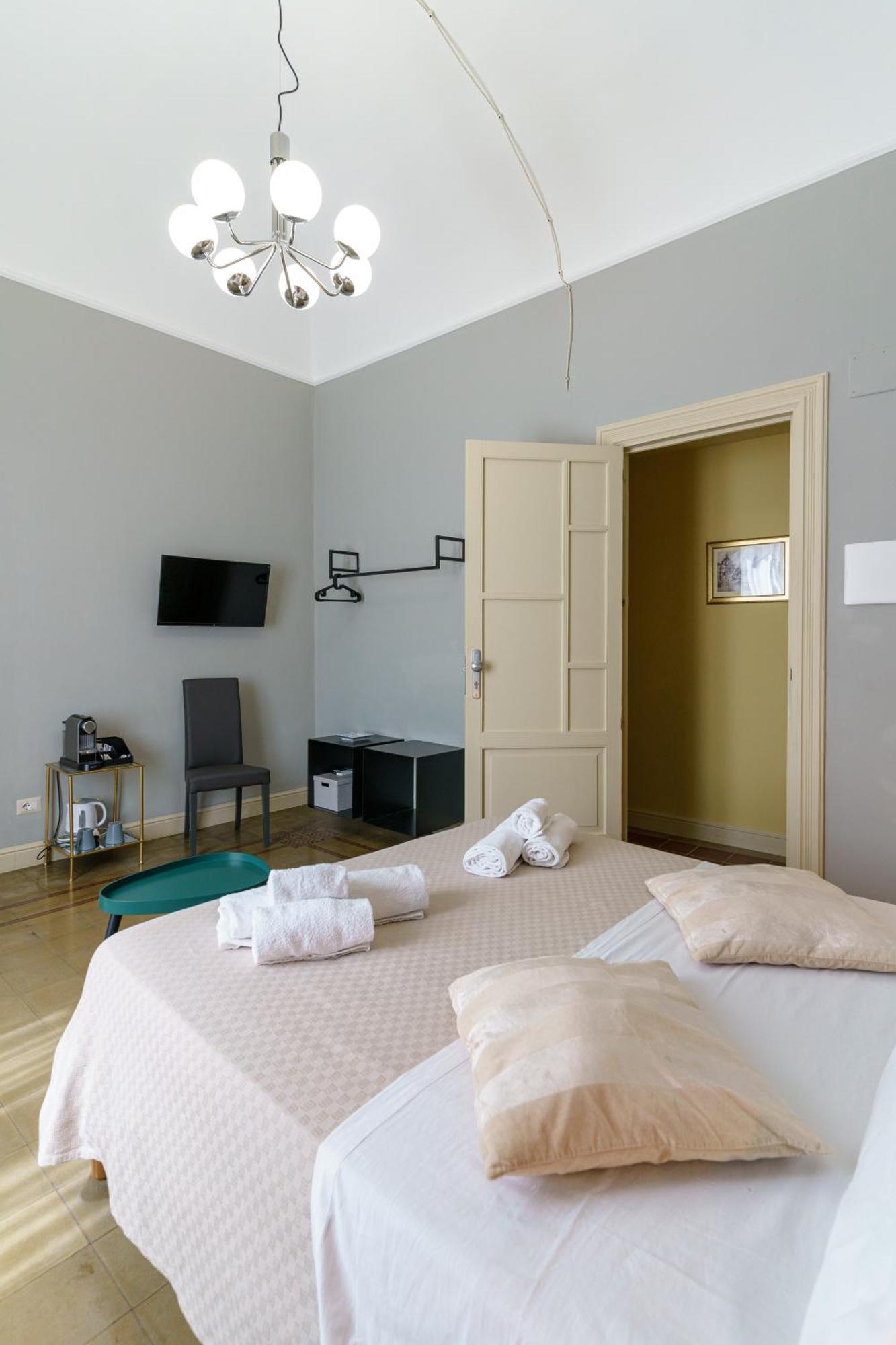 La Finestra Sul Duomo Bed & Breakfast Catania Exterior photo