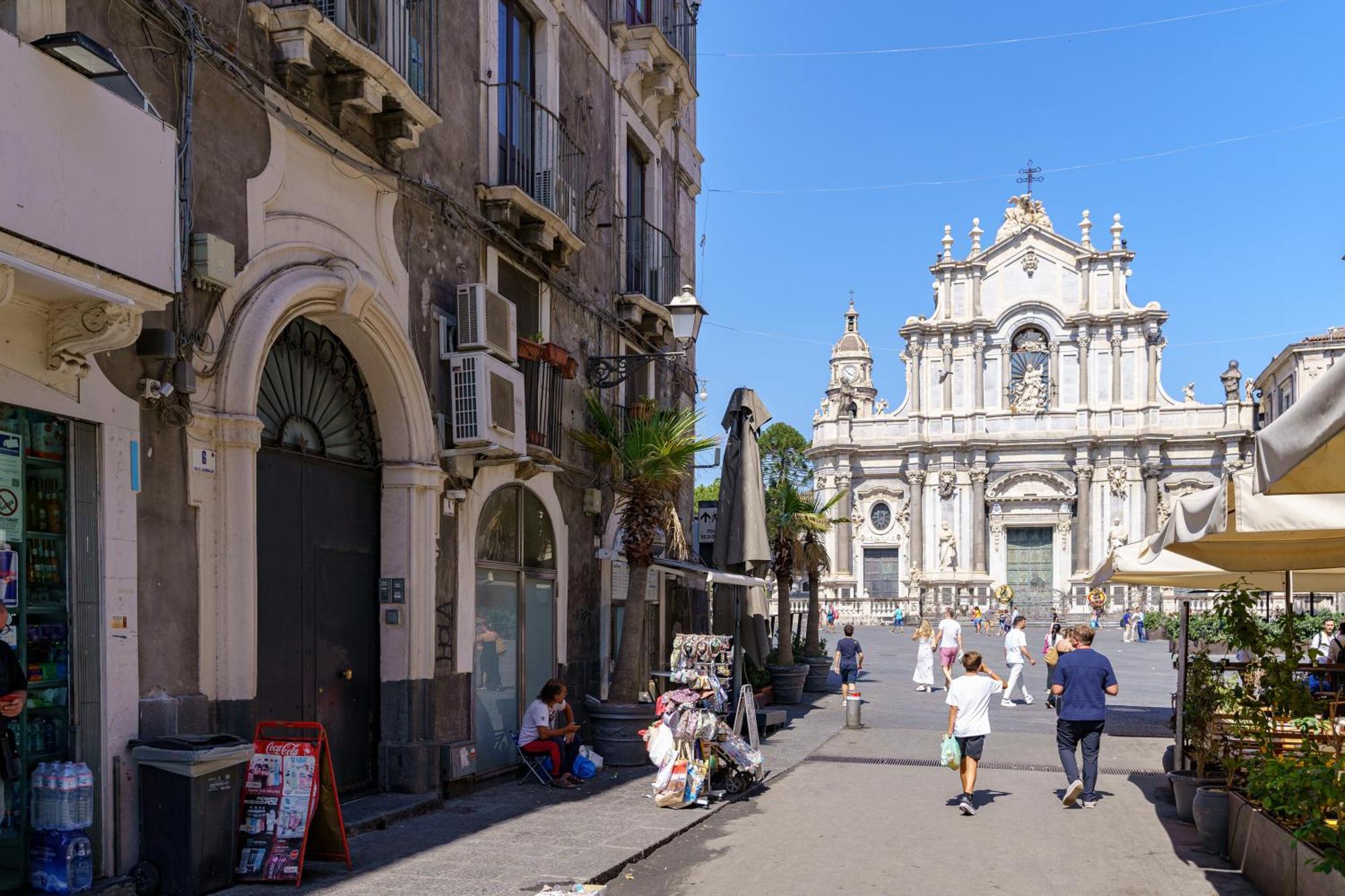La Finestra Sul Duomo Bed & Breakfast Catania Exterior photo