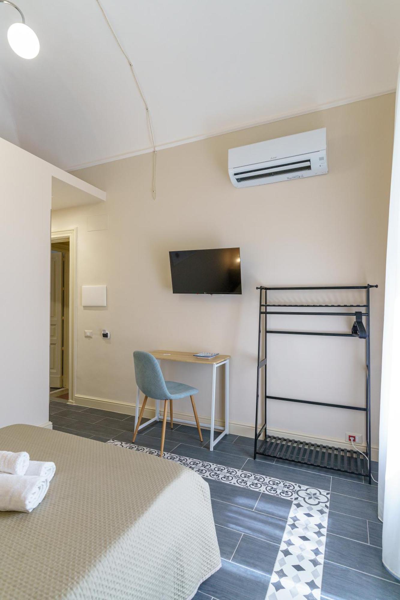 La Finestra Sul Duomo Bed & Breakfast Catania Exterior photo